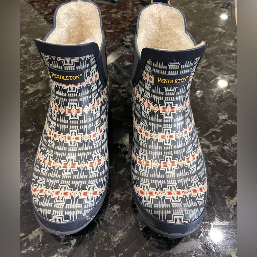 Pendleton New Navy & Rust Tribal Sherpa Rain Boots